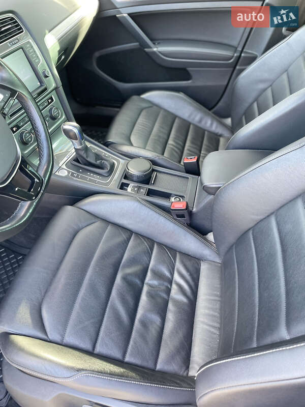 Хэтчбек Volkswagen e-Golf 2017 в Кропивницком