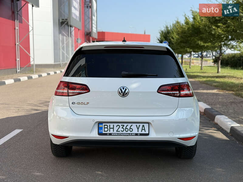 Хэтчбек Volkswagen e-Golf 2014 в Киеве