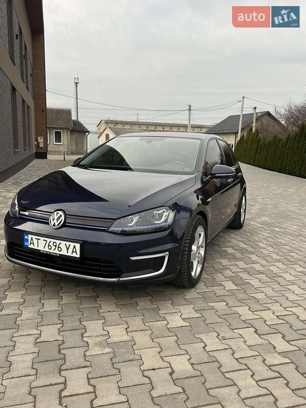 Хетчбек Volkswagen e-Golf 2015 в Косові фото 5 Хетчбек Volkswagen e-Golf 2015 в Косові