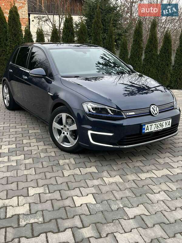 Хетчбек Volkswagen e-Golf 2015 в Косові фото 8 Хетчбек Volkswagen e-Golf 2015 в Косові