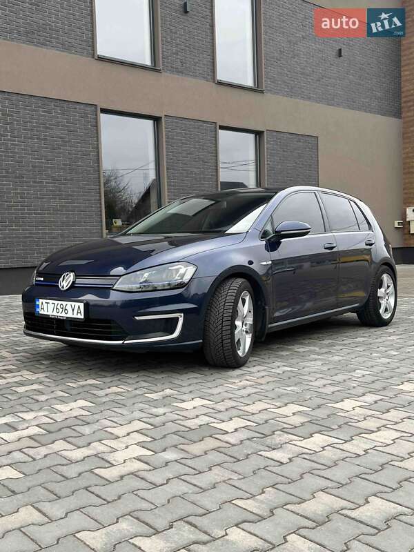 Хетчбек Volkswagen e-Golf 2015 в Косові фото 6 Хетчбек Volkswagen e-Golf 2015 в Косові