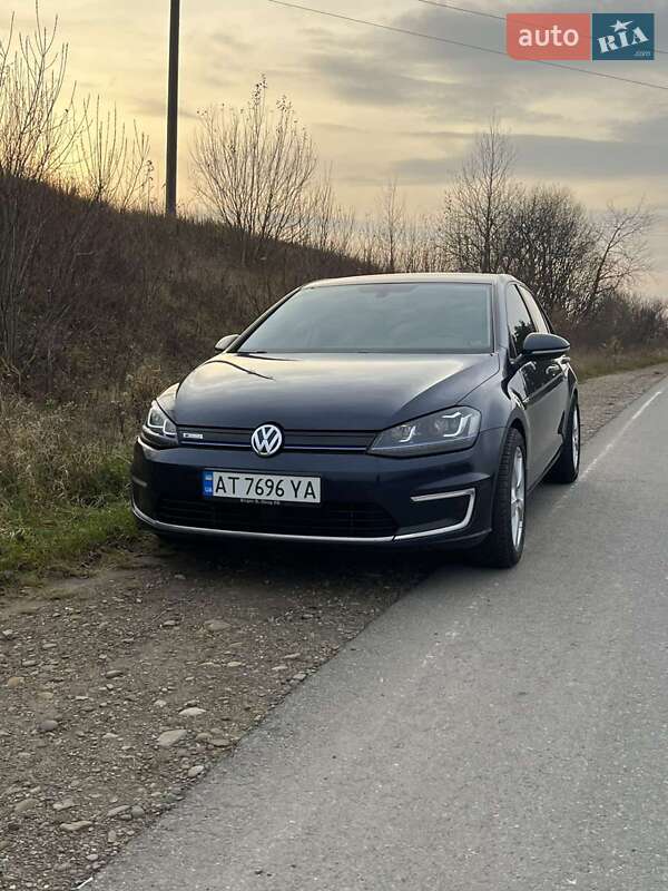 Хетчбек Volkswagen e-Golf 2015 в Косові фото 17 Хетчбек Volkswagen e-Golf 2015 в Косові