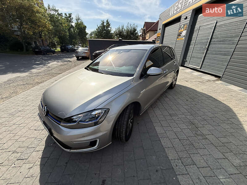 Хэтчбек Volkswagen e-Golf 2017 в Мукачево