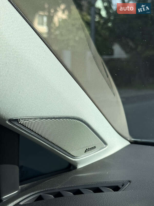 Хэтчбек Volkswagen e-Golf 2017 в Мукачево