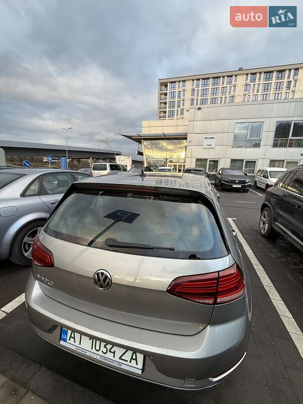 Хэтчбек Volkswagen e-Golf 2017 в Ивано-Франковске