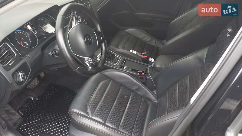 Хэтчбек Volkswagen e-Golf 2017 в Переяславе