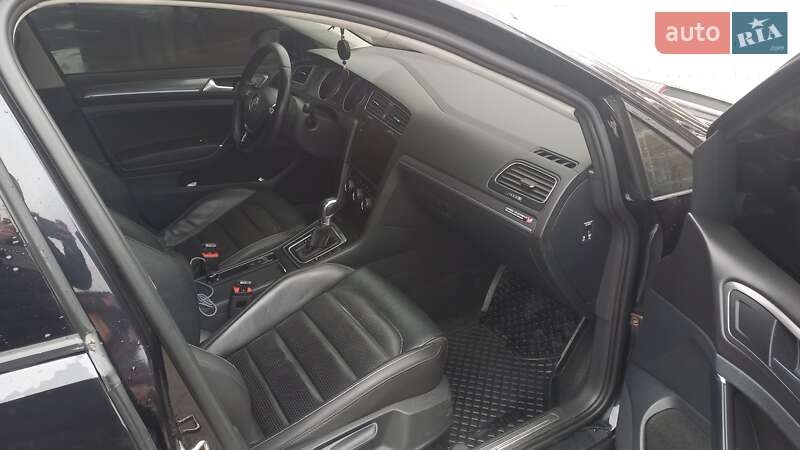 Хэтчбек Volkswagen e-Golf 2017 в Переяславе