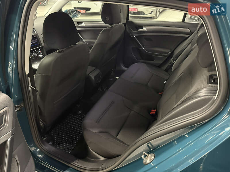 Хэтчбек Volkswagen e-Golf 2018 в Владимире