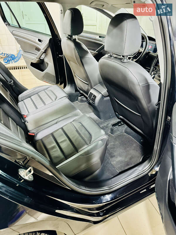 Хетчбек Volkswagen e-Golf 2018 в Львові