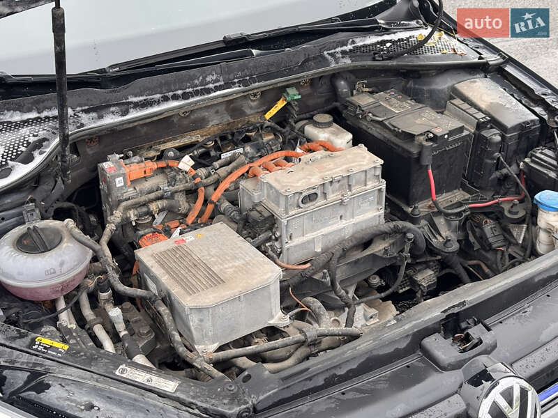 Хэтчбек Volkswagen e-Golf 2017 в Киеве