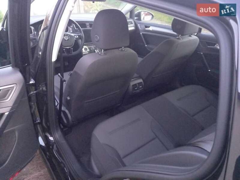 Хэтчбек Volkswagen e-Golf 2018 в Дрогобыче