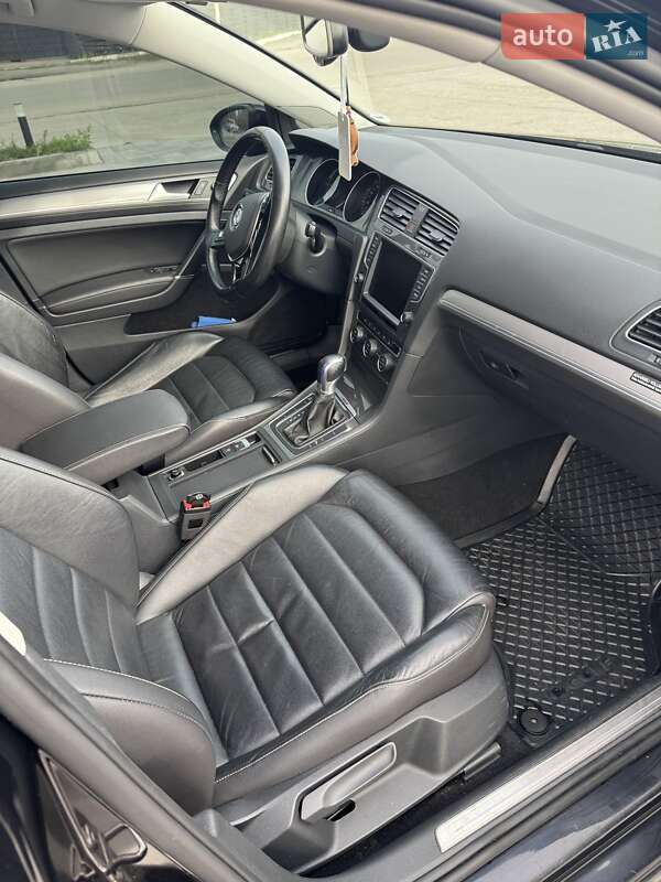 Хетчбек Volkswagen e-Golf 2016 в Бердичеві фото 8 Хетчбек Volkswagen e-Golf 2016 в Бердичеві