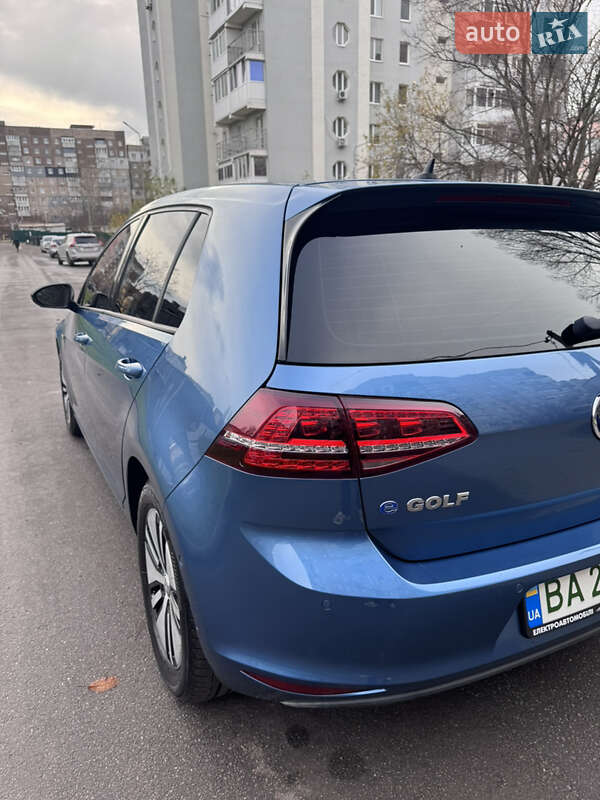 Хетчбек Volkswagen e-Golf 2015 в Кропивницькому