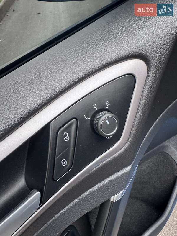 Хетчбек Volkswagen e-Golf 2015 в Кропивницькому