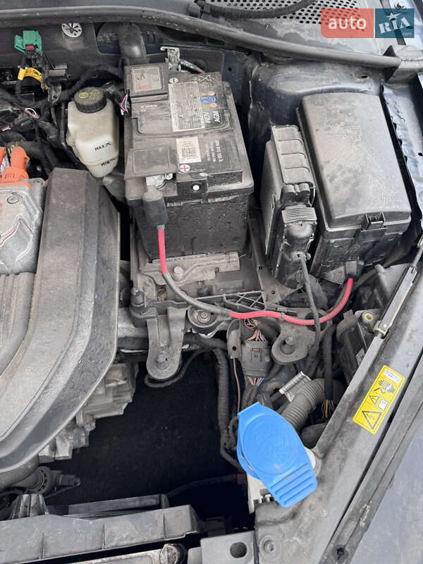 Хетчбек Volkswagen e-Golf 2015 в Кропивницькому