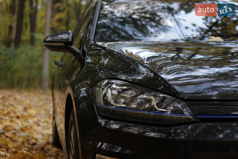 Хэтчбек Volkswagen e-Golf 2015 в Тернополе