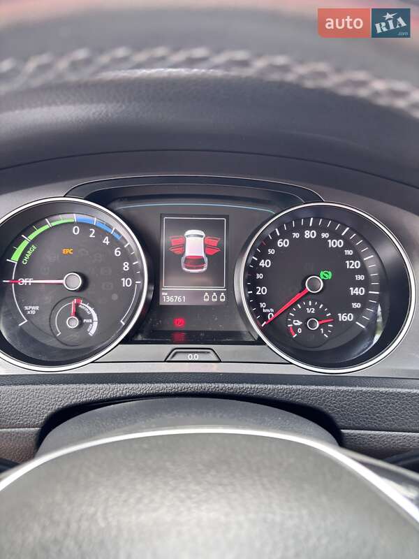 Хэтчбек Volkswagen e-Golf 2016 в Тернополе