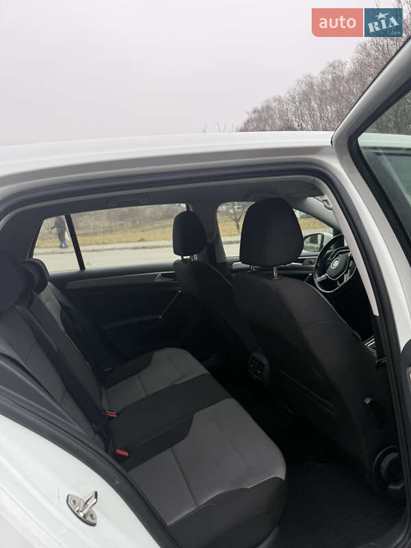 Хетчбек Volkswagen e-Golf 2014 в Тернополі фото 14 Хетчбек Volkswagen e-Golf 2014 в Тернополі