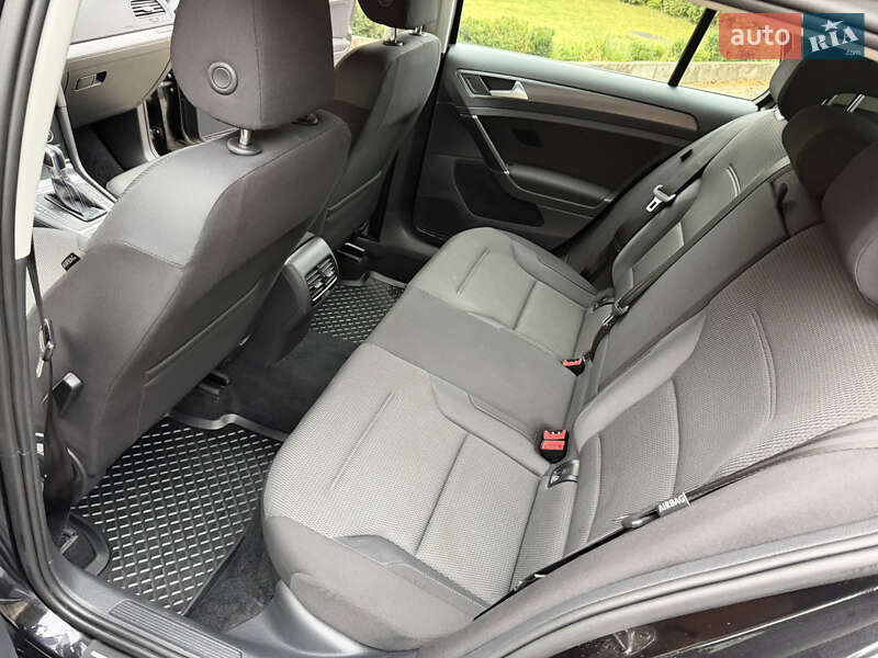 Хэтчбек Volkswagen e-Golf 2018 в Ровно