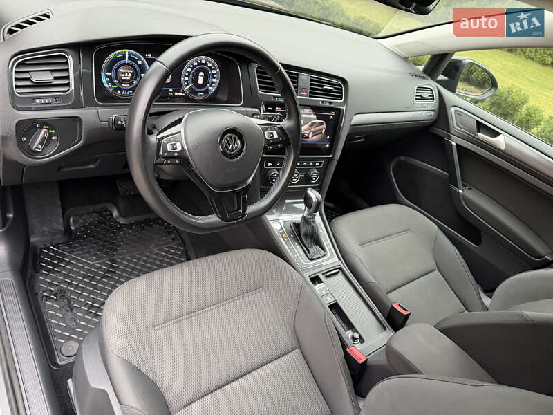 Хэтчбек Volkswagen e-Golf 2018 в Ровно