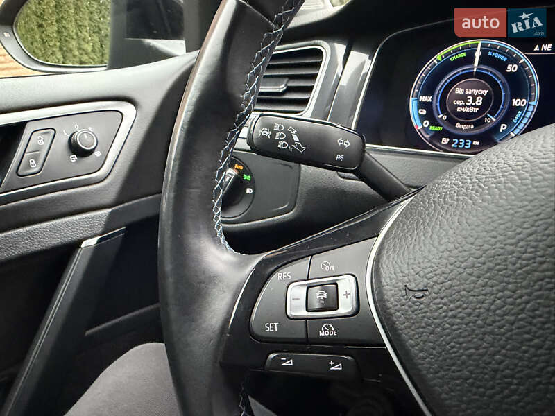 Хэтчбек Volkswagen e-Golf 2018 в Ровно