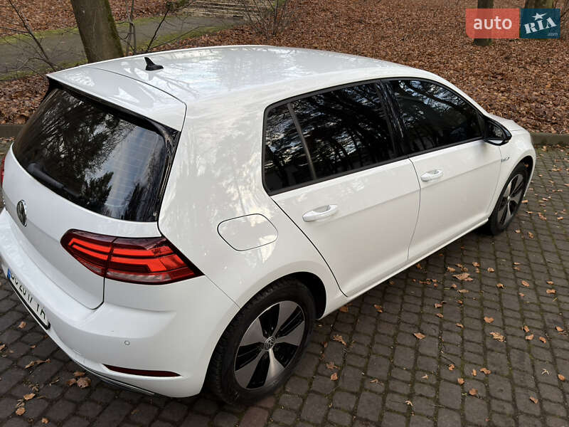 Хэтчбек Volkswagen e-Golf 2017 в Львове