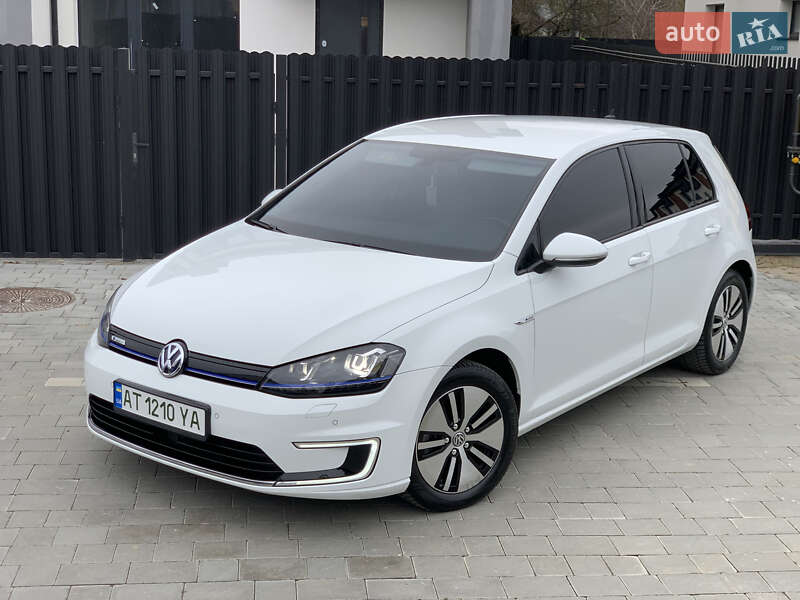 Хэтчбек Volkswagen e-Golf 2015 в Ивано-Франковске