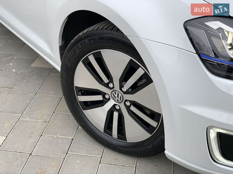 Хэтчбек Volkswagen e-Golf 2015 в Ивано-Франковске