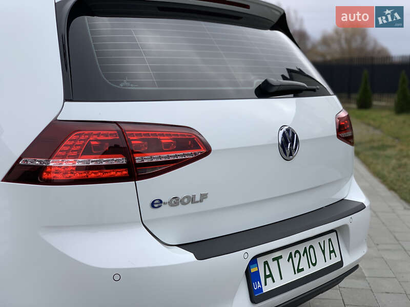 Хэтчбек Volkswagen e-Golf 2015 в Ивано-Франковске
