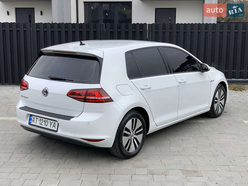 Хэтчбек Volkswagen e-Golf 2015 в Ивано-Франковске