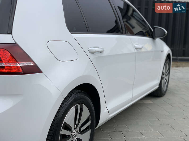 Хэтчбек Volkswagen e-Golf 2015 в Ивано-Франковске