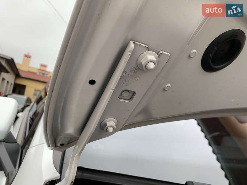 Хэтчбек Volkswagen e-Golf 2015 в Ивано-Франковске