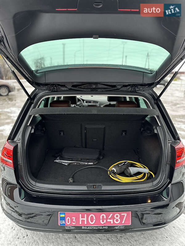 Хэтчбек Volkswagen e-Golf 2014 в Владимире