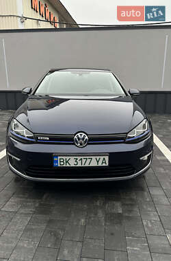Хэтчбек Volkswagen e-Golf 2015 в Ровно