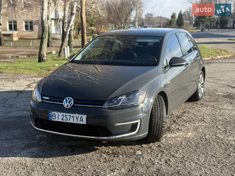 Хэтчбек Volkswagen e-Golf 2017 в Пирятине
