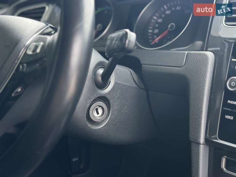 Хэтчбек Volkswagen e-Golf 2020 в Днепре