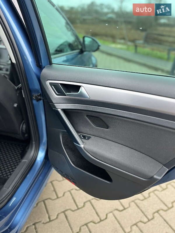 Хэтчбек Volkswagen e-Golf 2015 в Ковеле