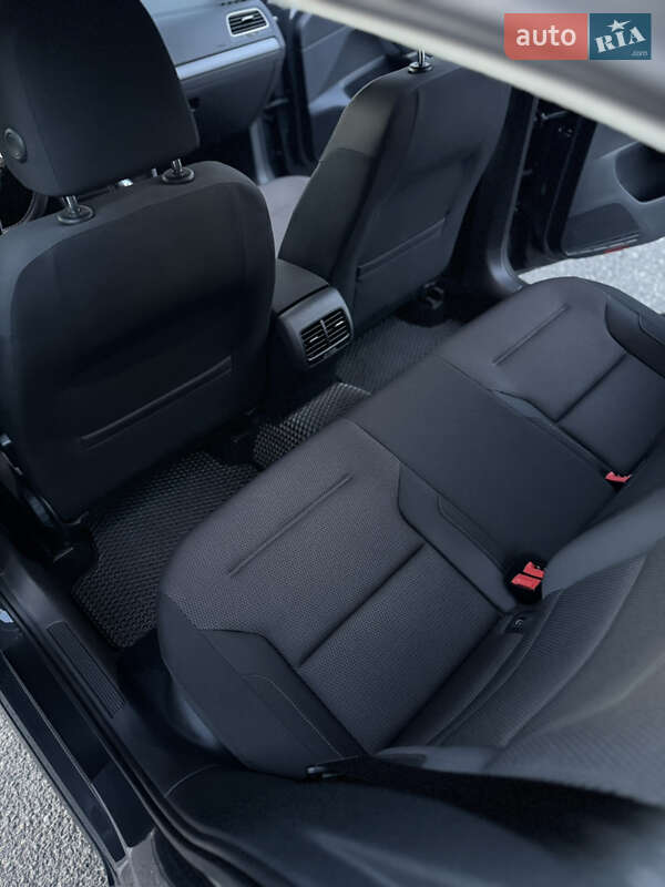 Хэтчбек Volkswagen e-Golf 2020 в Днепре