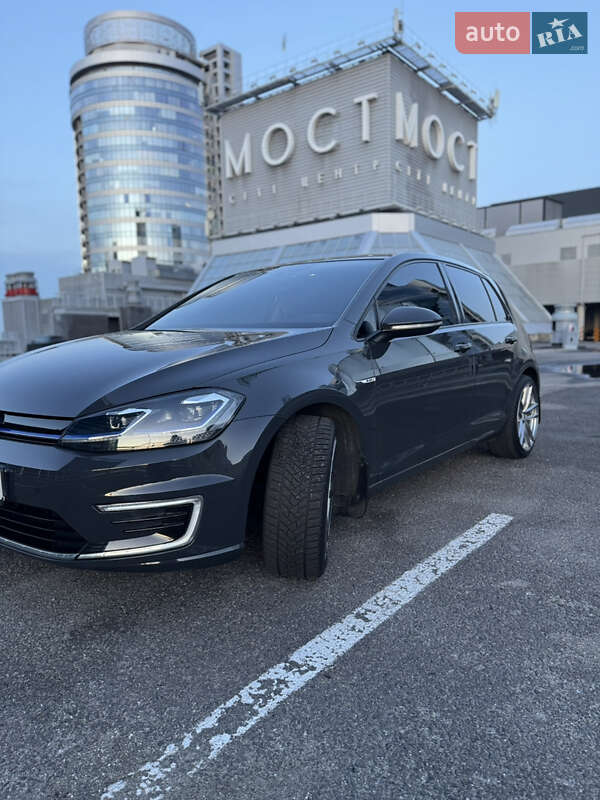 Хэтчбек Volkswagen e-Golf 2020 в Днепре