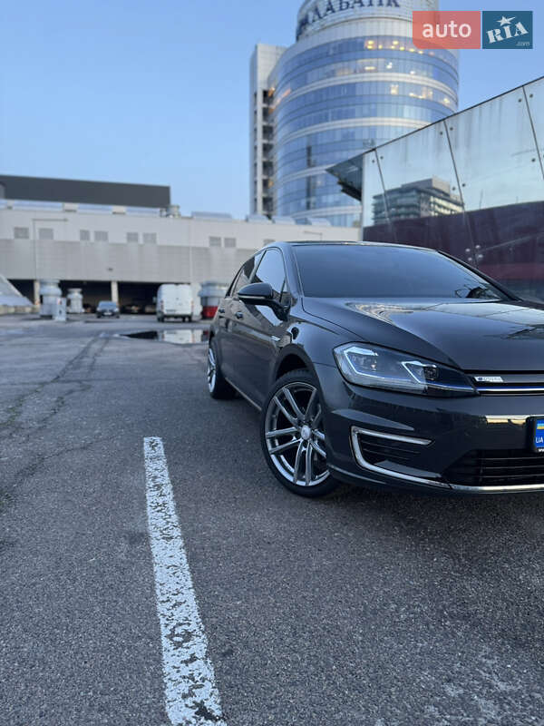Хэтчбек Volkswagen e-Golf 2020 в Днепре