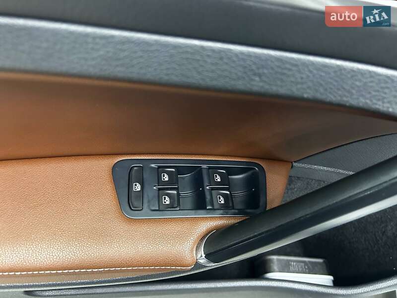 Хетчбек Volkswagen e-Golf 2015 в Чернівцях