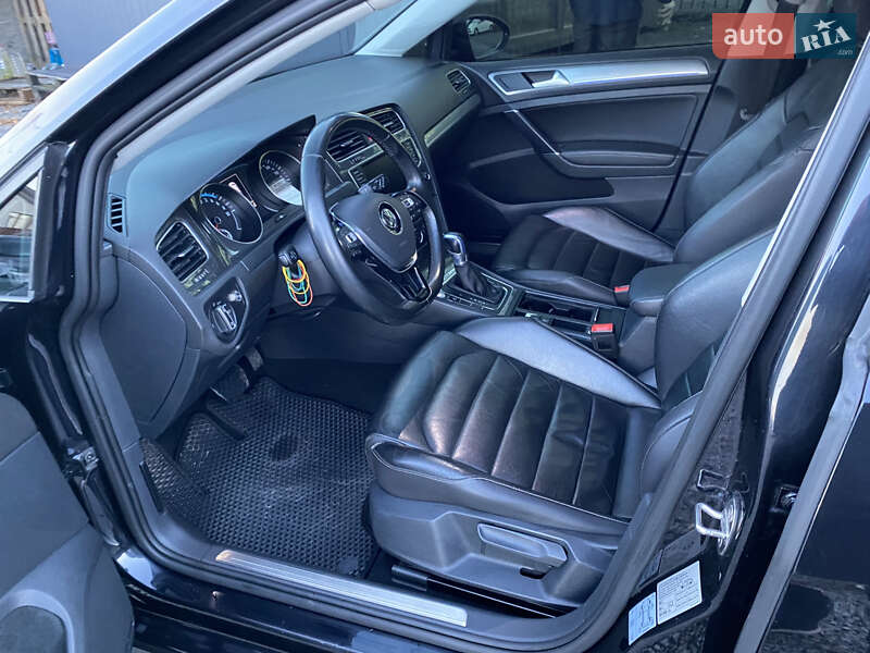 Хэтчбек Volkswagen e-Golf 2015 в Хмельницком