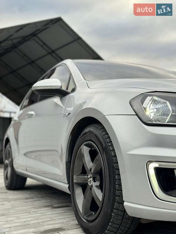 Хетчбек Volkswagen e-Golf 2015 в Чернівцях фото 10 Хетчбек Volkswagen e-Golf 2015 в Чернівцях