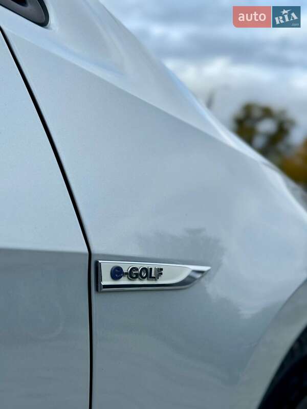 Хетчбек Volkswagen e-Golf 2015 в Чернівцях фото 13 Хетчбек Volkswagen e-Golf 2015 в Чернівцях