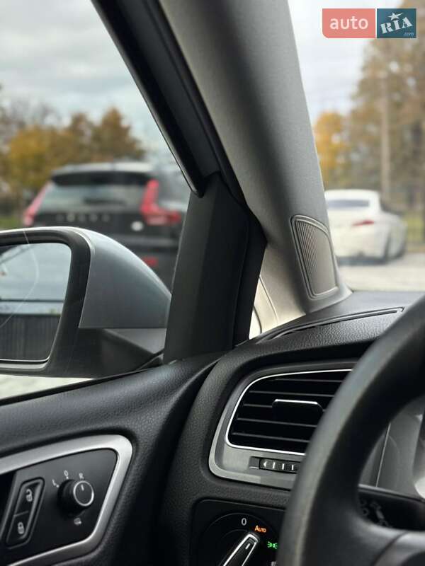 Хетчбек Volkswagen e-Golf 2015 в Чернівцях фото 35 Хетчбек Volkswagen e-Golf 2015 в Чернівцях