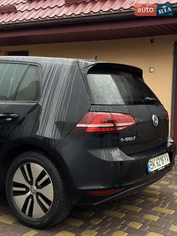 Хэтчбек Volkswagen e-Golf 2015 в Ровно