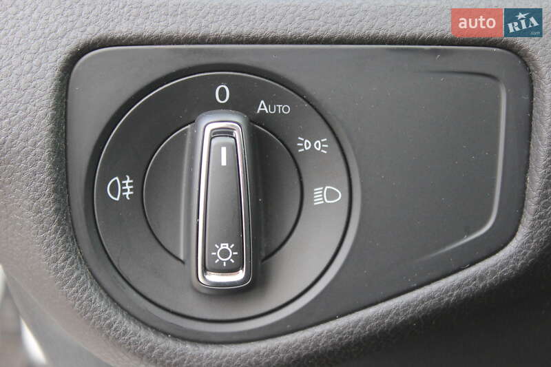 Хэтчбек Volkswagen e-Golf 2020 в Днепре