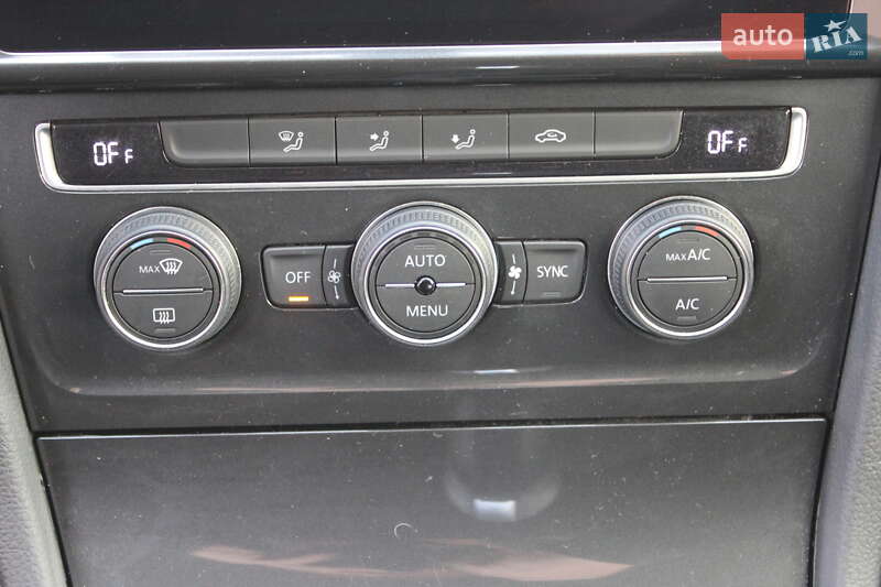 Хэтчбек Volkswagen e-Golf 2020 в Днепре