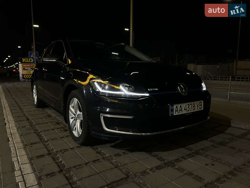 Хэтчбек Volkswagen e-Golf 2018 в Киеве
