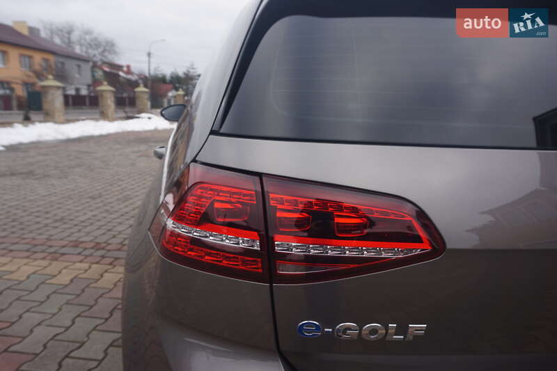 Хэтчбек Volkswagen e-Golf 2015 в Самборе